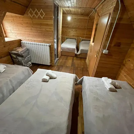 Bujtina Zemra Tradites Konukevi Theth