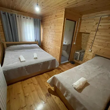 Konukevi Bujtina Zemra Tradites Theth