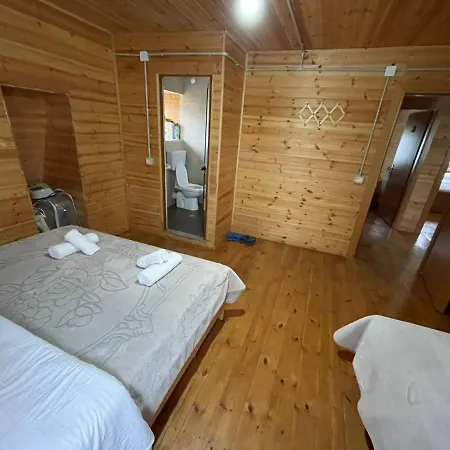 Bujtina Zemra Tradites Konukevi Theth