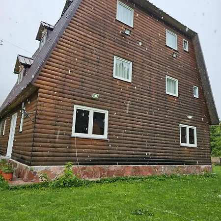 Bujtina Zemra Tradites Konukevi Theth