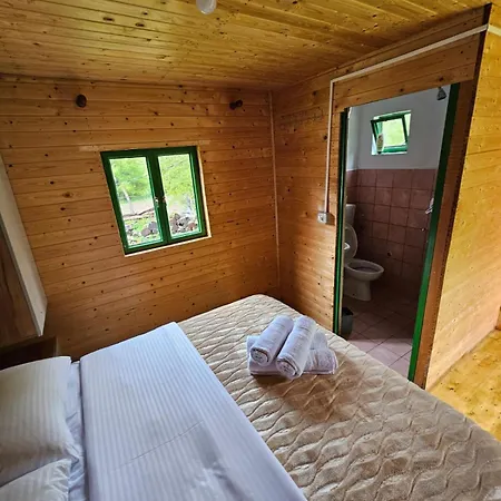 Bujtina Zemra Tradites 3*