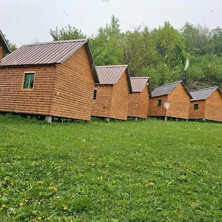 Bujtina Zemra Tradites Theth