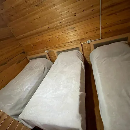 Bujtina Zemra Tradites Guest house Theth
