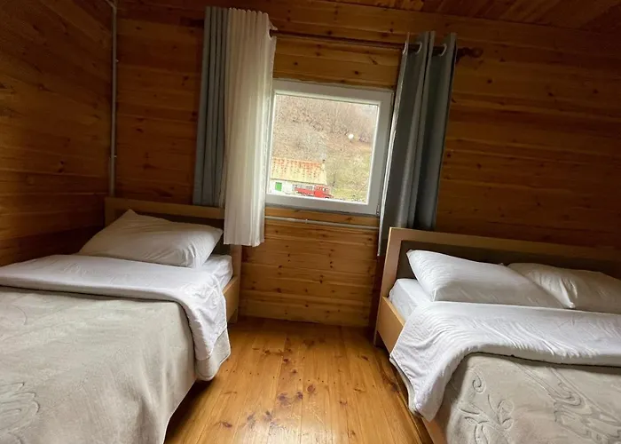 Bujtina Zemra Tradites Pensión Theth